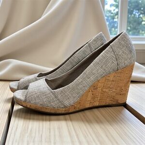 Toms Women's 10W Wedges - Light Gray and Cork